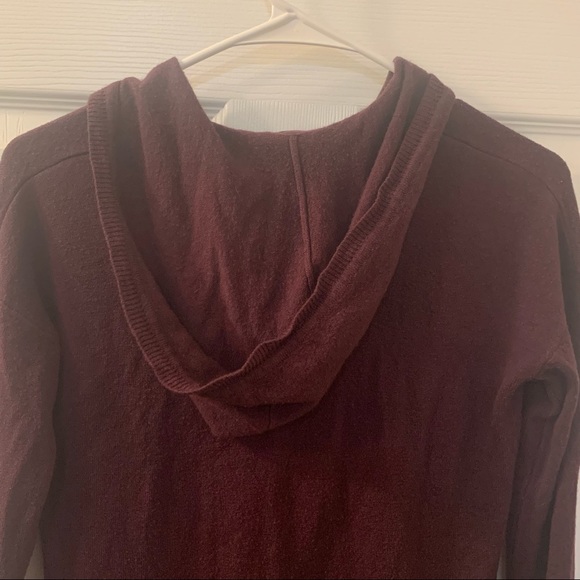 Soft Lightweight Lounge Top with Hood - Picture 2 of 3